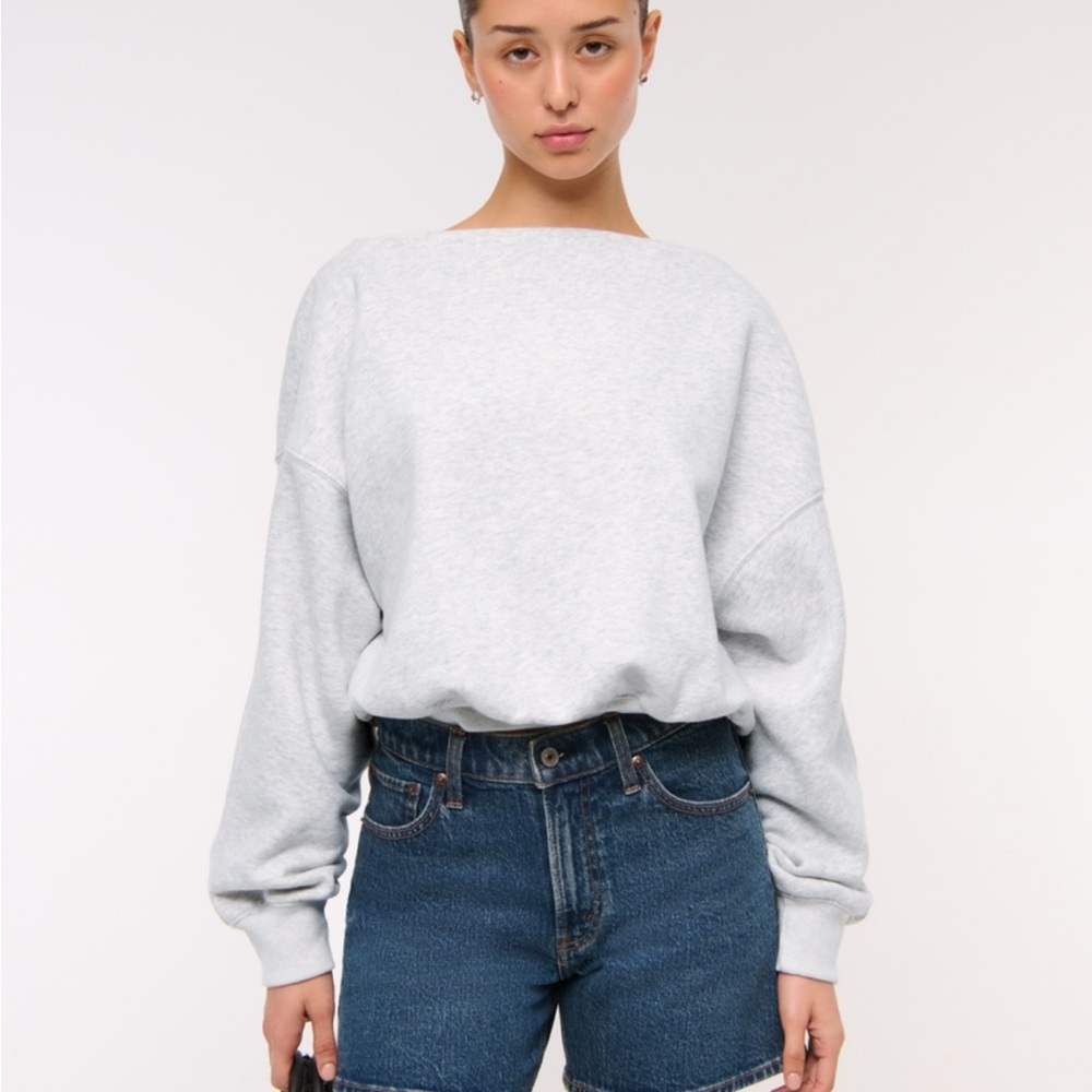 Abercrombie & Fitch Light Gray Off-Shoulder Sweater